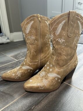 Gold Half-Calf Western Heeled Boots